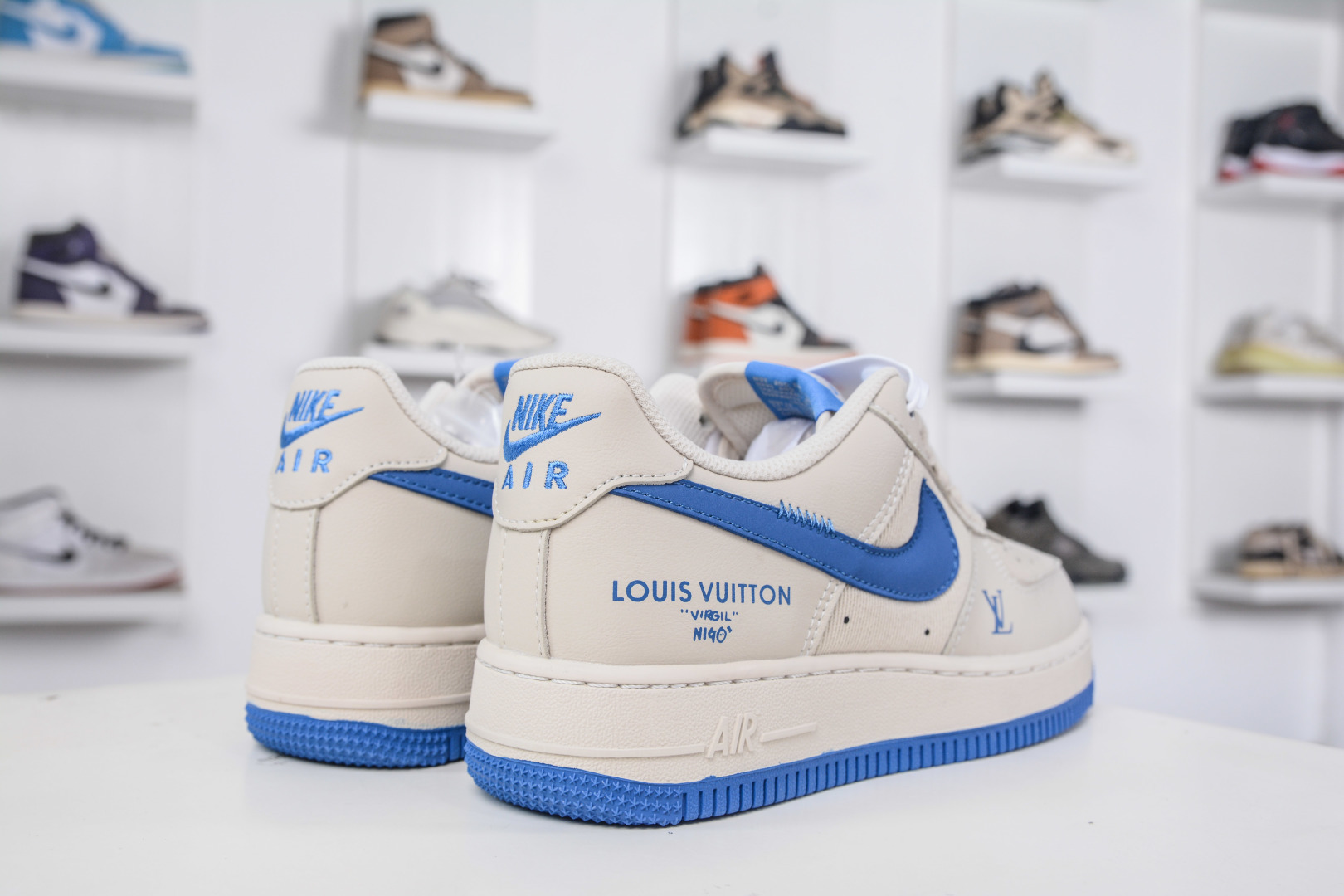 Nike Air Force 1 Low 07 x Louis Vuitton Collab Sneakers - Blue/Beige 6 cmp i1758306368276 287 0 5