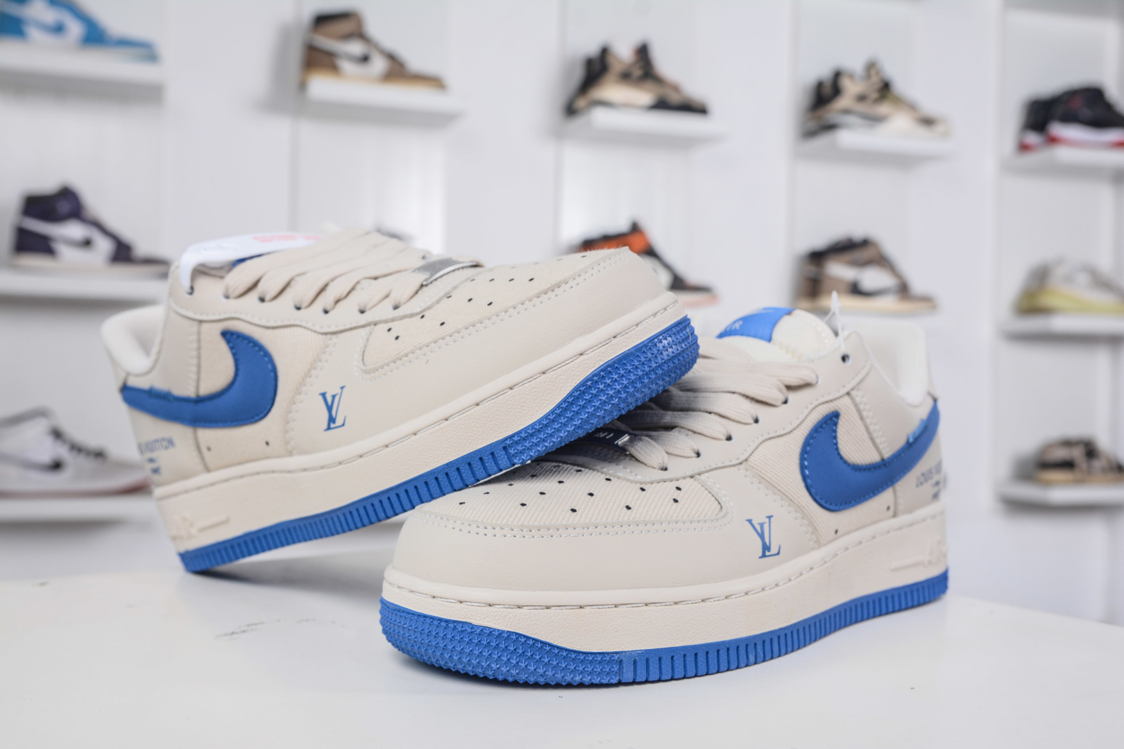 Nike Air Force 1 Low 07 x Louis Vuitton Collab Sneakers - Blue/Beige 4 cmp i1758306370479 4577 0 3
