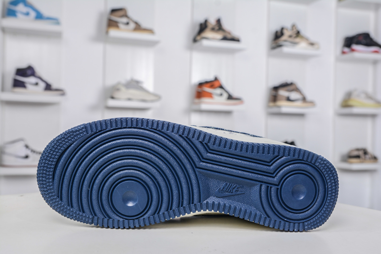 Nike Air Force 1 Low x Louis Vuitton White Blue Denim Sneakers 5 cmp i1758306417507 901 0 4
