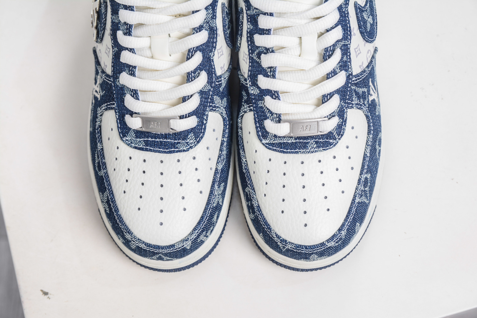 Nike Air Force 1 Low x Louis Vuitton White Blue Denim Sneakers 9 cmp i1758306418614 6148 0 8