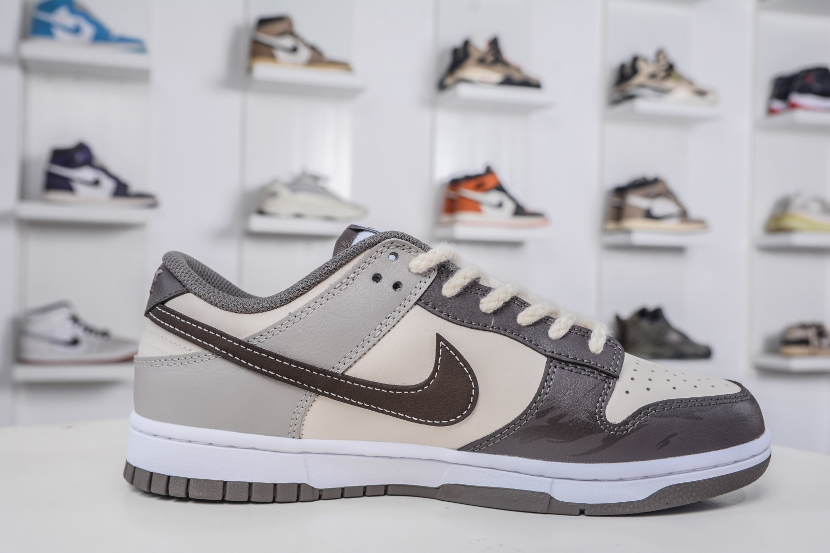 Nike Dunk Low Retro Brown Grey HF5441-111, Sunset-Inspired Sneakers 4 cmp i1758306558012 4930 0 2