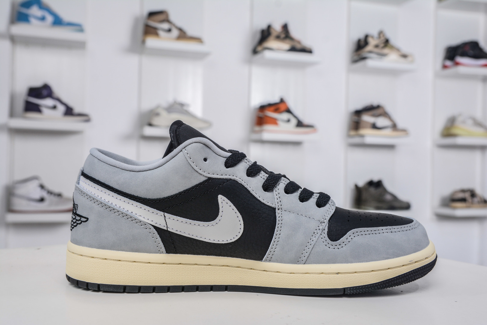 Air Jordan AJ1 Low 低帮 麂皮灰黑 HQ2010-012