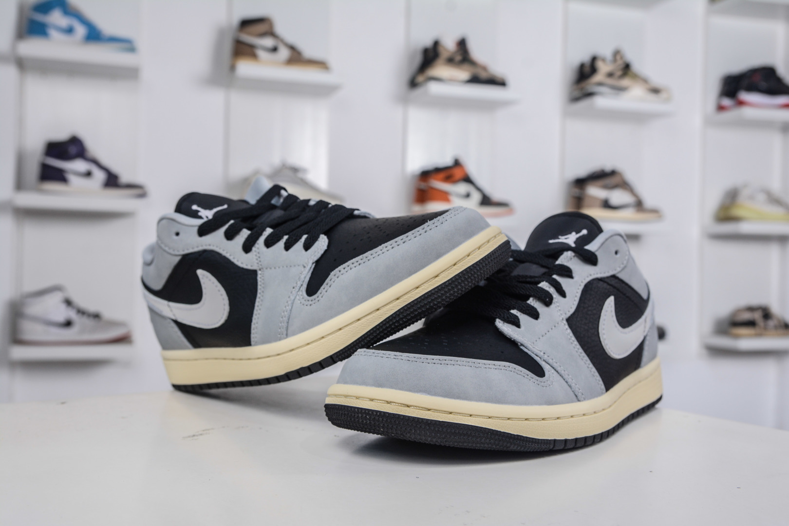 Air Jordan AJ1 Low 低帮 麂皮灰黑 HQ2010-012