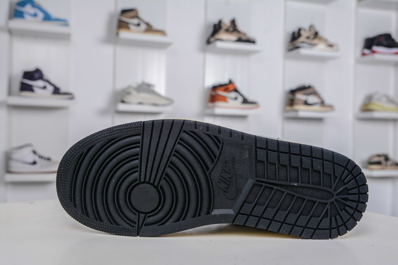 Air Jordan AJ1 Low 低帮 麂皮灰黑 HQ2010-012