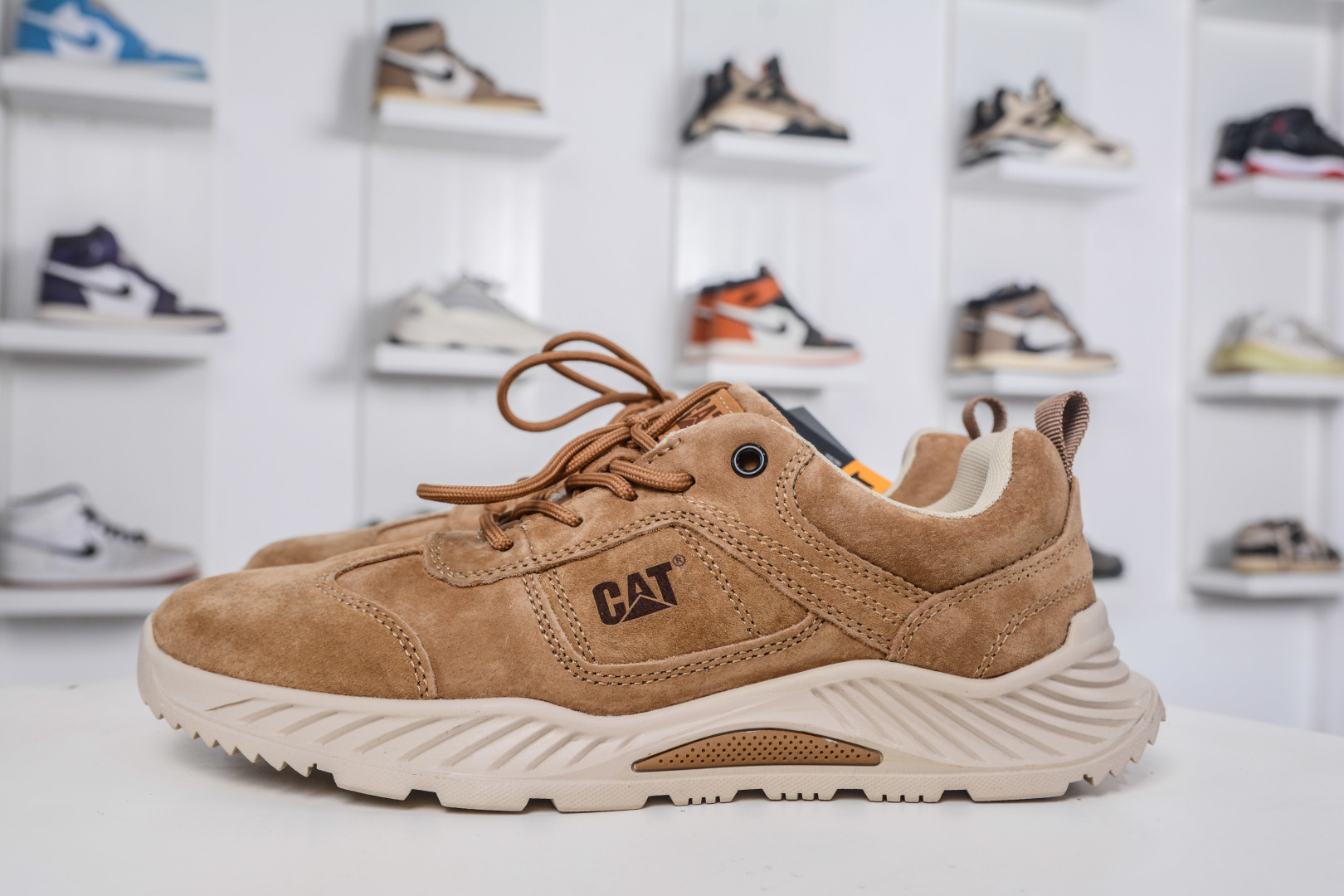 CAT Tramp Hike Low Men's Outdoor Casual Shoes - Durable & Comfortable