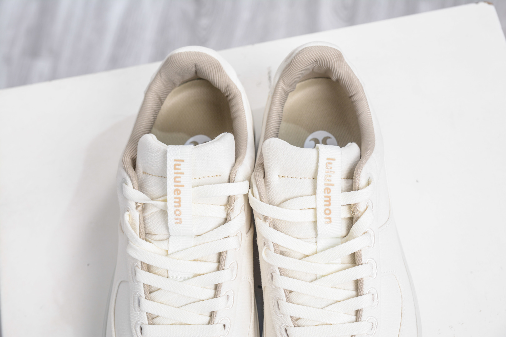 260 CS版 lululemon Cityverse 露露乐檬极简主义减震耐磨低帮生活休闲鞋