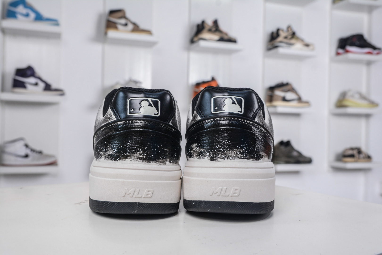 MLB Chunky Liner 万花弄 昼夜 涂鸦定制配色学长鞋系列低帮老爹风轻量增高厚底百搭休闲运动慢跑鞋 3ASXCA12N 50WHS