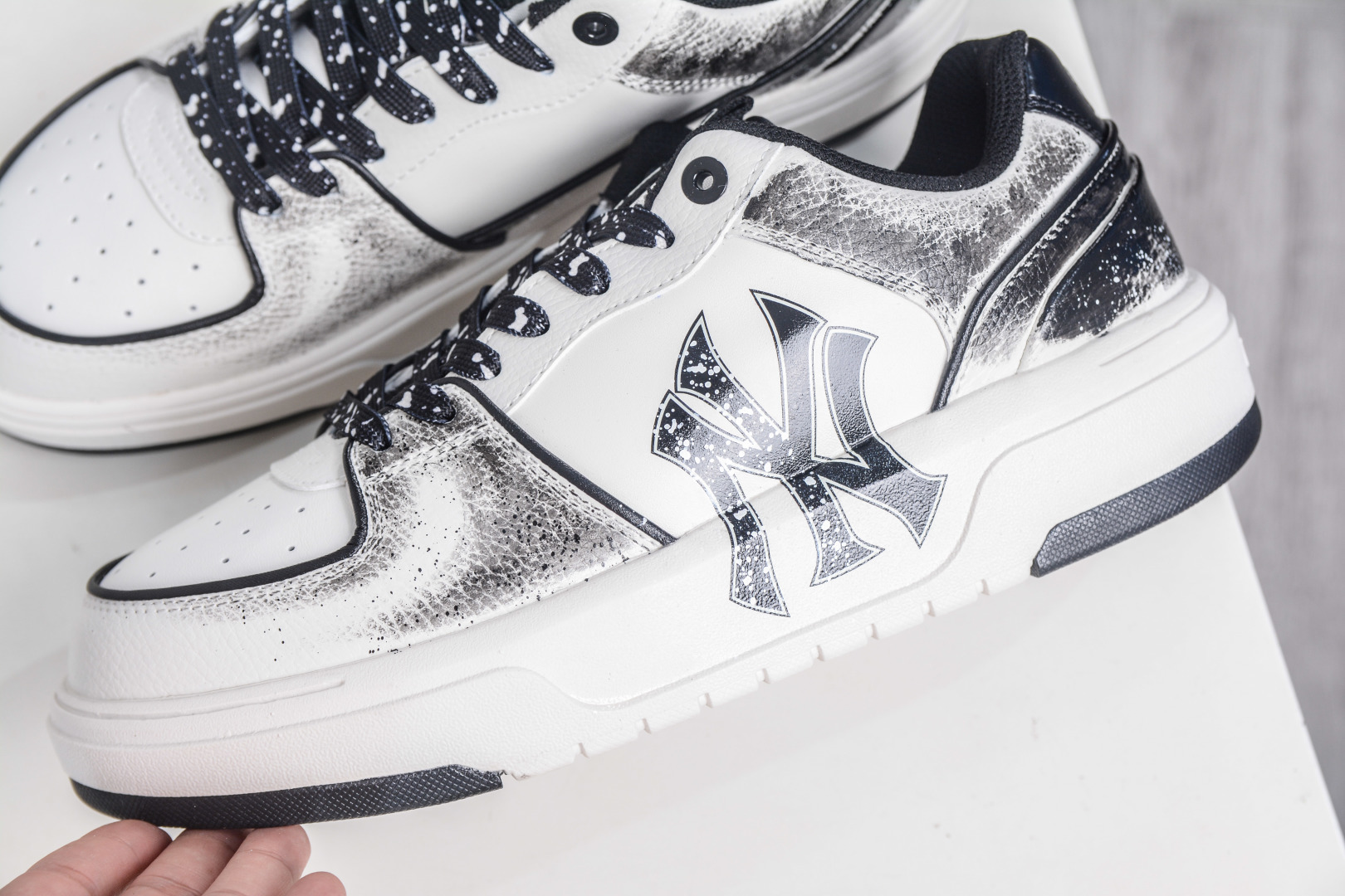 MLB Chunky Liner 万花弄 昼夜 涂鸦定制配色学长鞋系列低帮老爹风轻量增高厚底百搭休闲运动慢跑鞋 3ASXCA12N 50WHS