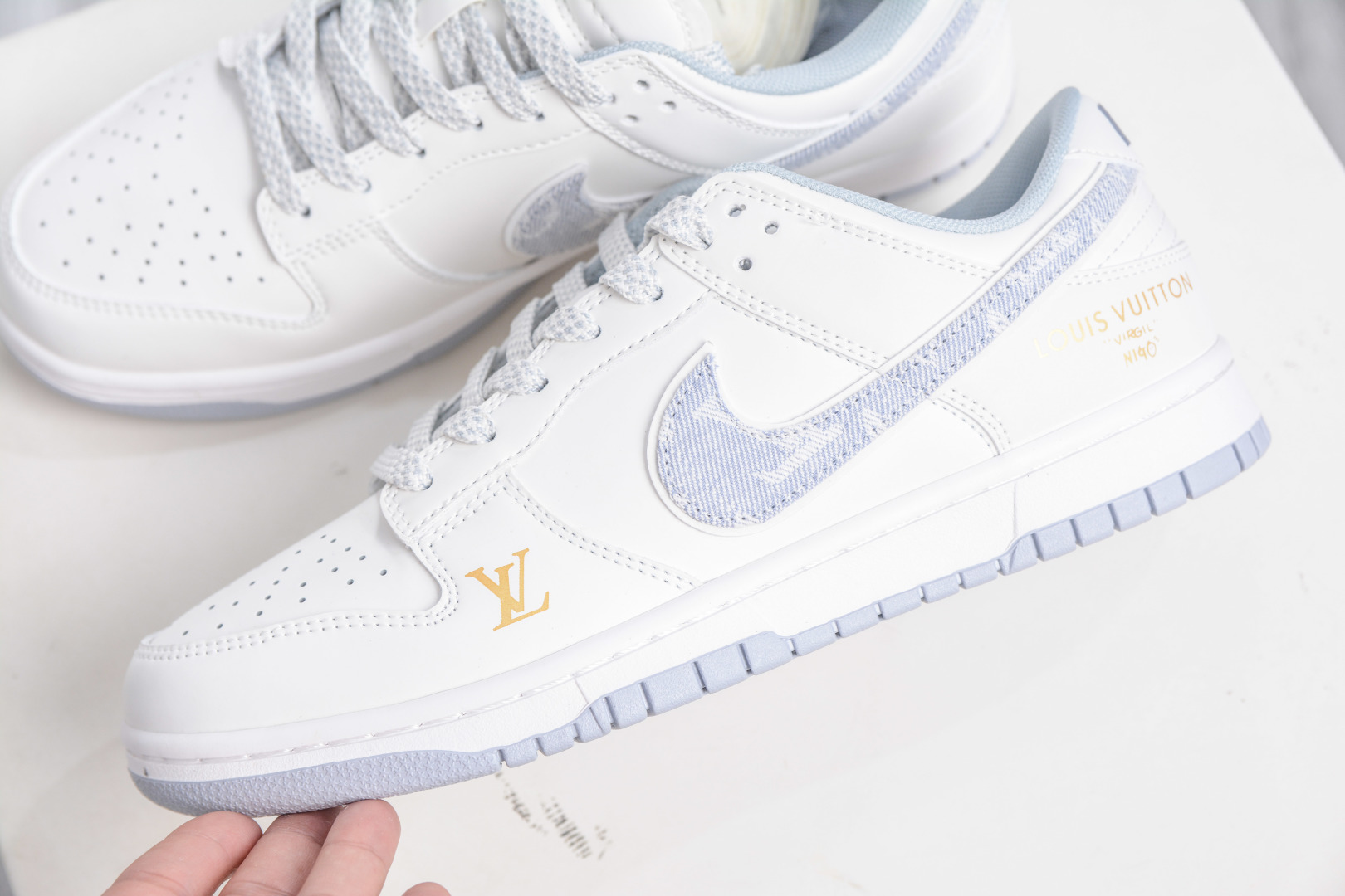 Nike SB Dunk Low x Louis Vuitton White Grey Denim Shoes 7 cmp i1758395239631 2211 0 6