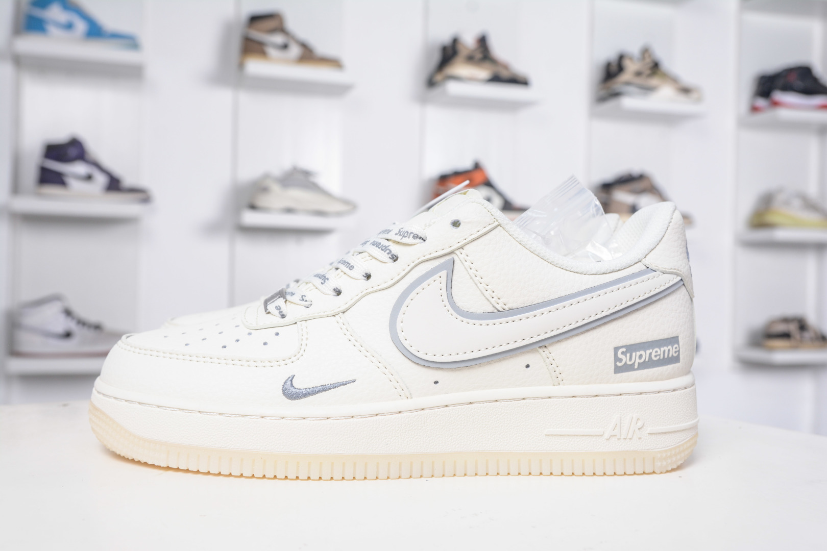 Nike Air Force 1 Low '07 x Supreme Collab - Cream/Grey, All Sizes Available 2 cmp i1758395321650 6294 0 0