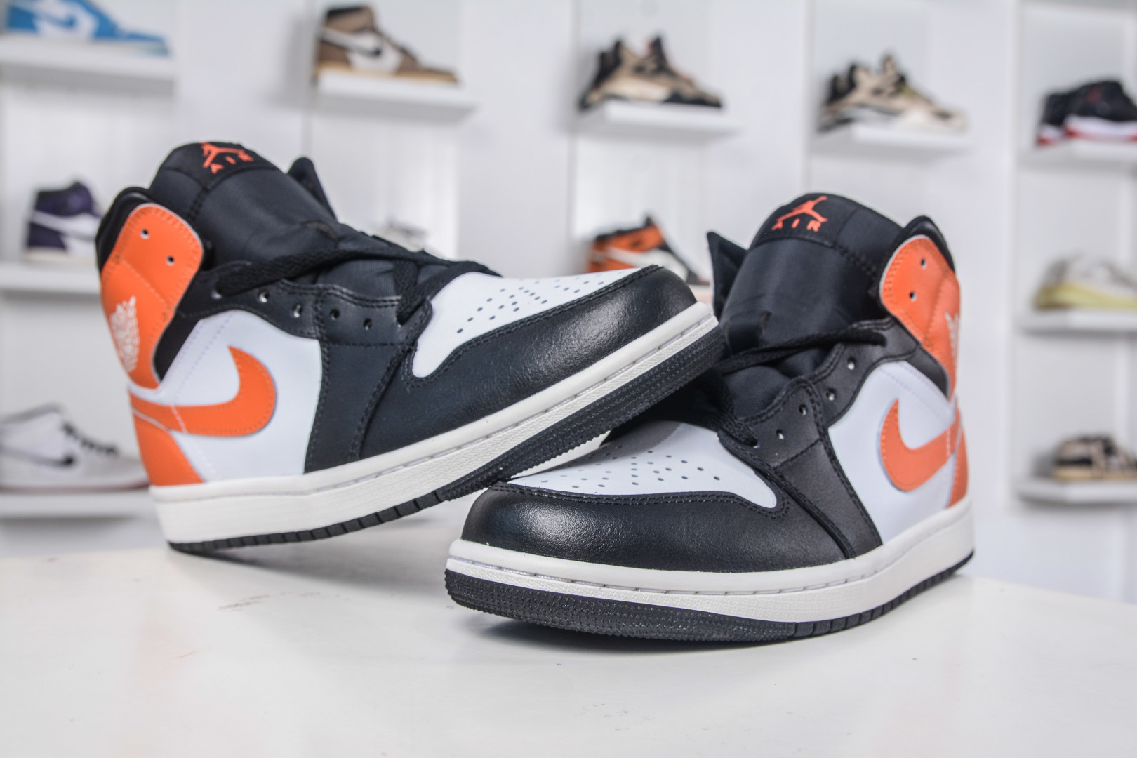 Air Jordan AJ1 Mid 中帮 黑橙扣碎 DQ8426-801 Air Jordan AJ1 Mid 中帮 黑橙扣碎 DQ8426-801