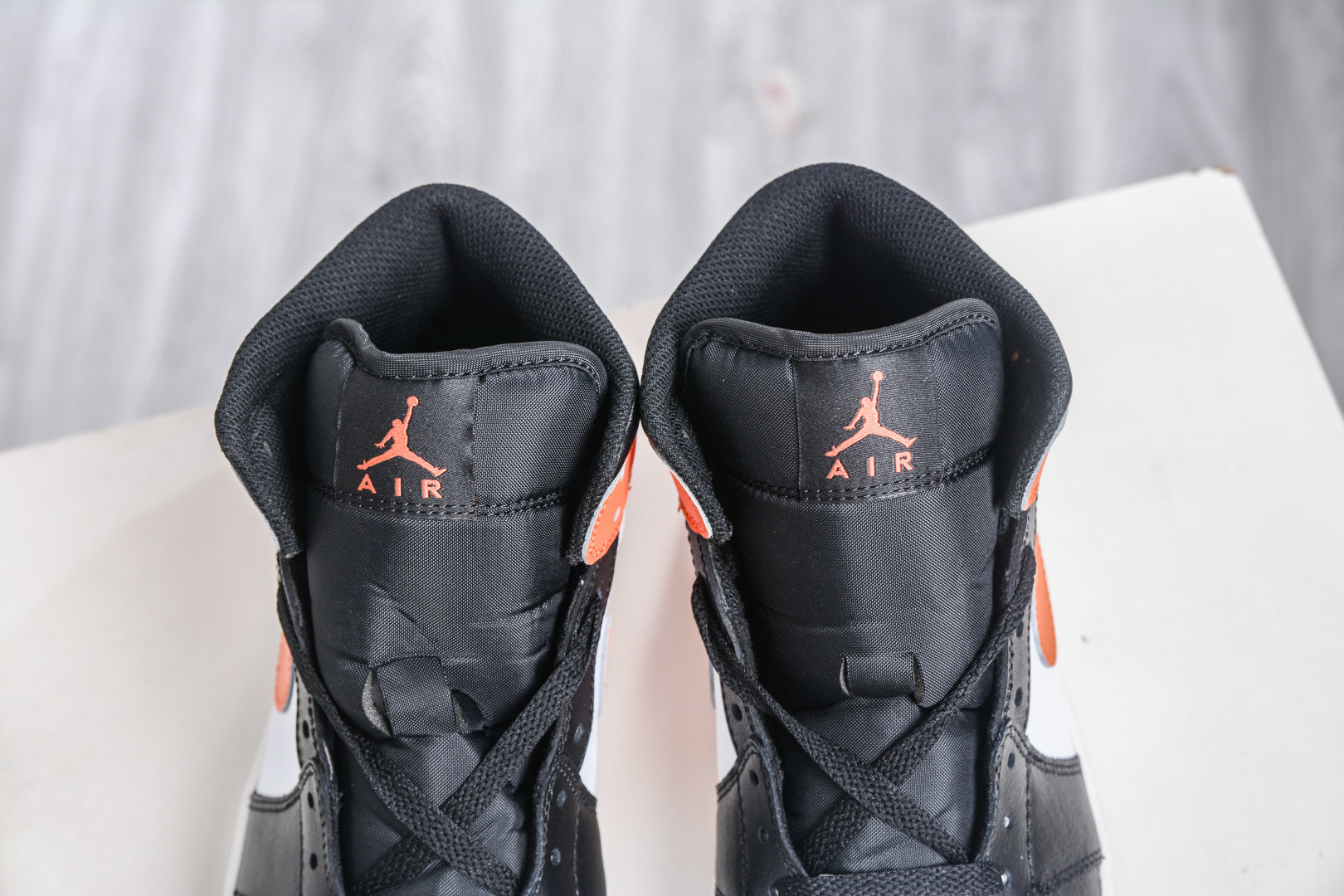 Air Jordan AJ1 Mid 中帮 黑橙扣碎 DQ8426-801 Air Jordan AJ1 Mid 中帮 黑橙扣碎 DQ8426-801