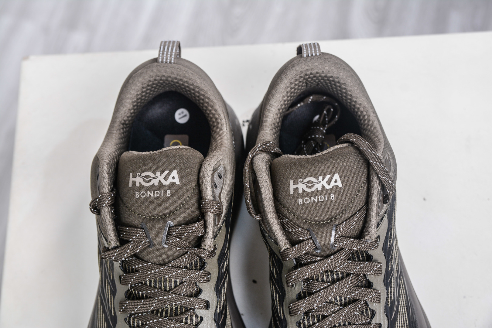 180 X版纯原HOKA ONE ONE Bondi 8 TS CAGED 轻量低帮户外越野跑鞋 1155391/UBR