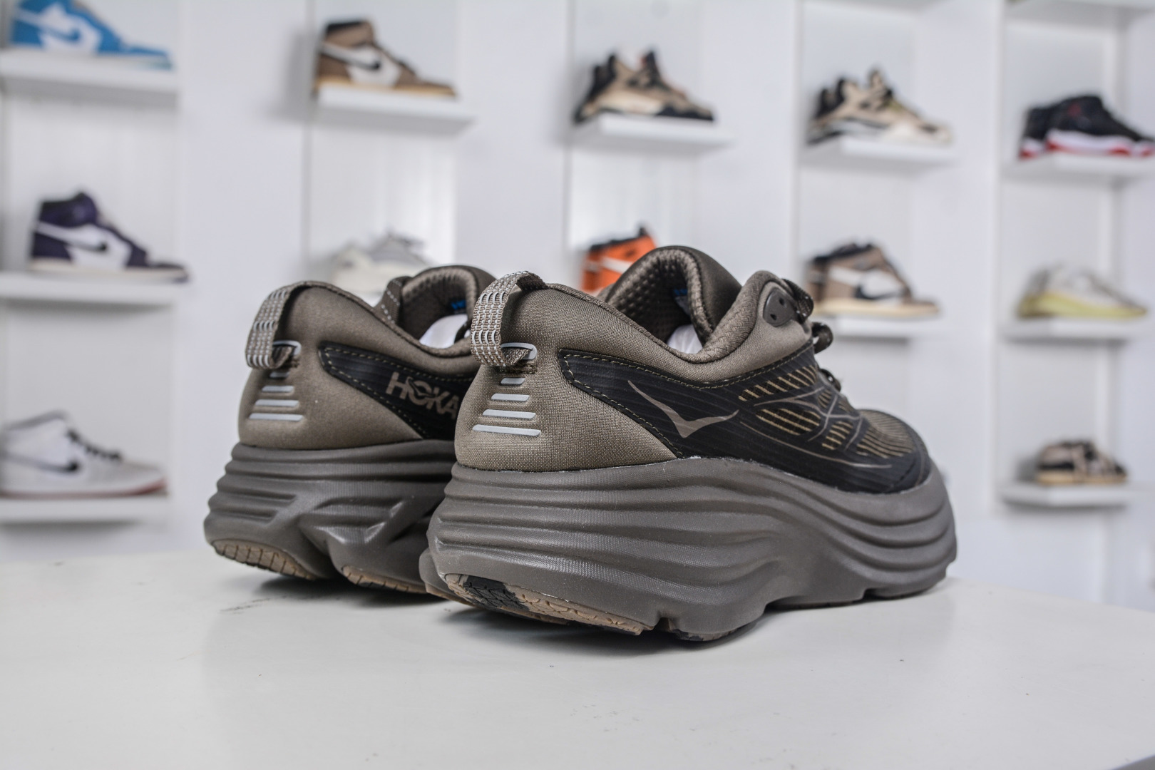 180 X版纯原HOKA ONE ONE Bondi 8 TS CAGED 轻量低帮户外越野跑鞋 1155391/UBR