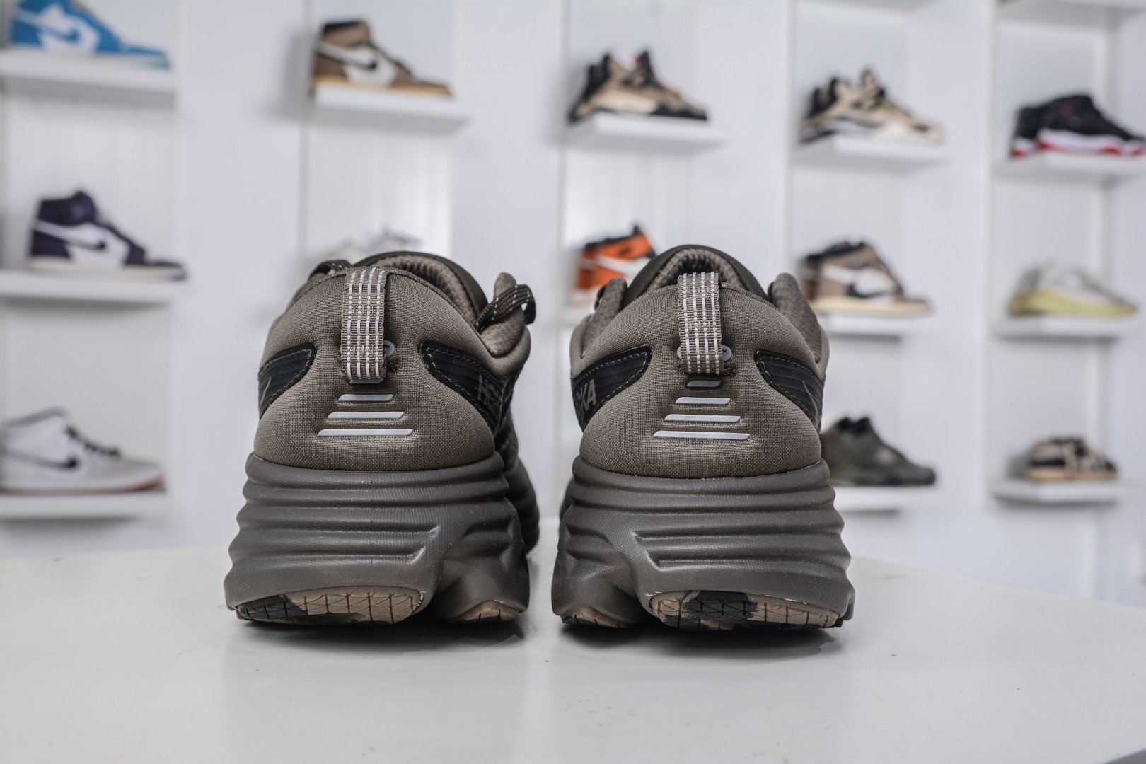 180 X版纯原HOKA ONE ONE Bondi 8 TS CAGED 轻量低帮户外越野跑鞋 1155391/UBR