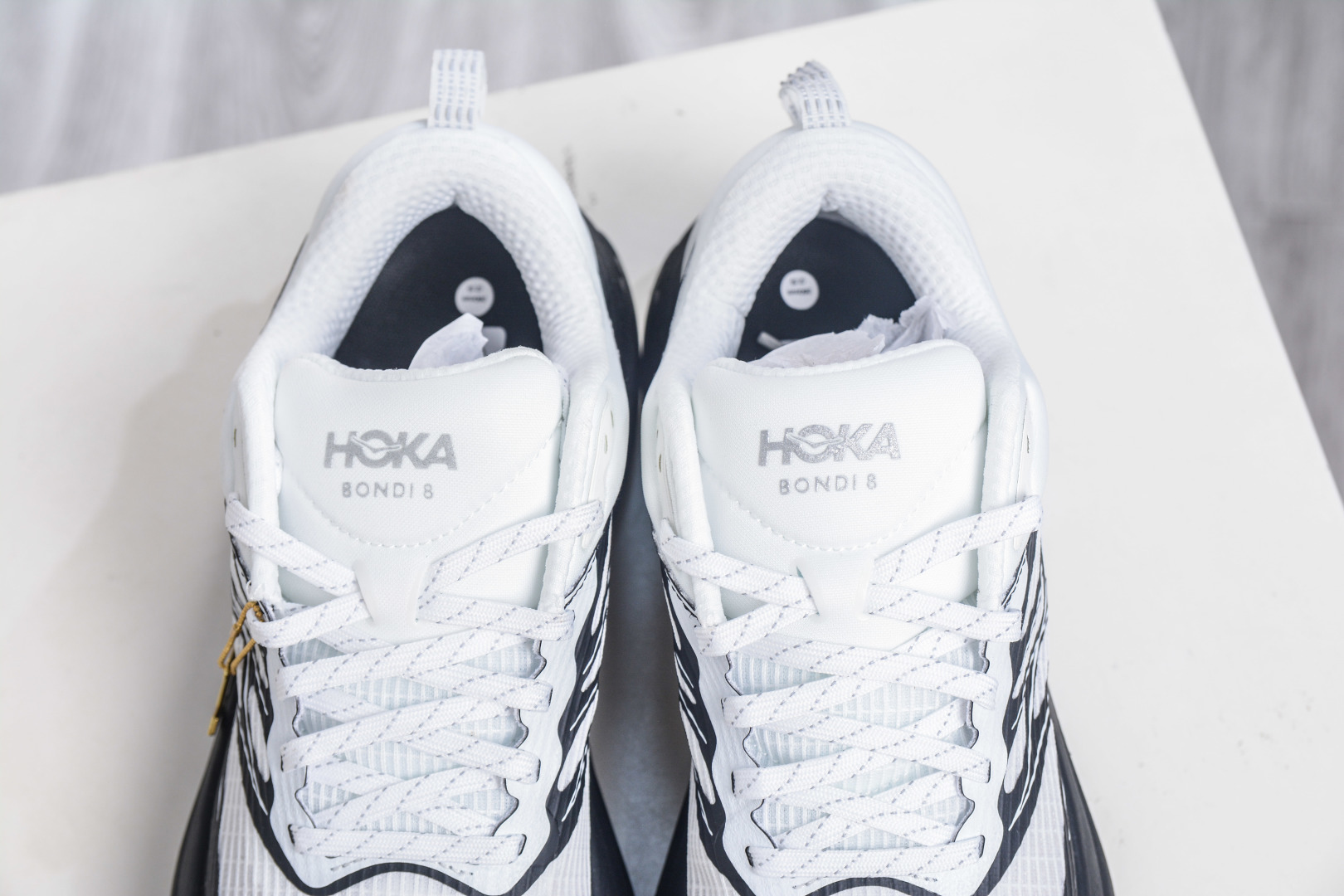180 X版纯原HOKA ONE ONE Bondi 8 TS CAGED 轻量低帮户外越野跑鞋 1155391/FLCK