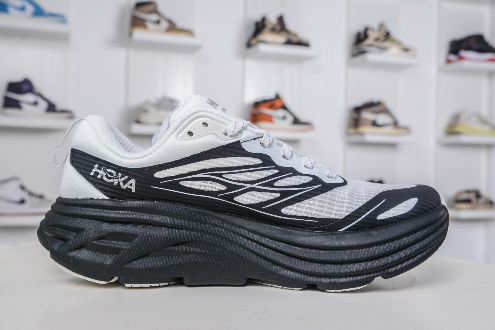 180 X版纯原HOKA ONE ONE Bondi 8 TS CAGED 轻量低帮户外越野跑鞋 1155391/FLCK