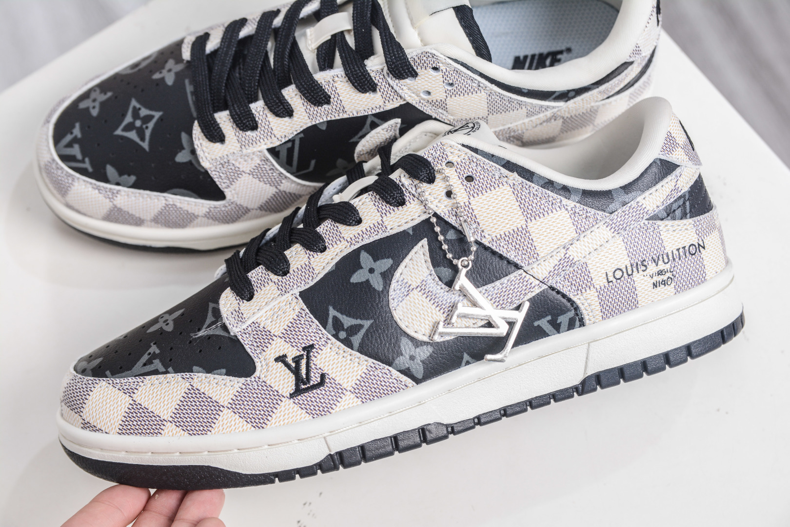 Nike SB Dunk Low x Louis Vuitton LV联名-格纹雾灰 SC0601-452