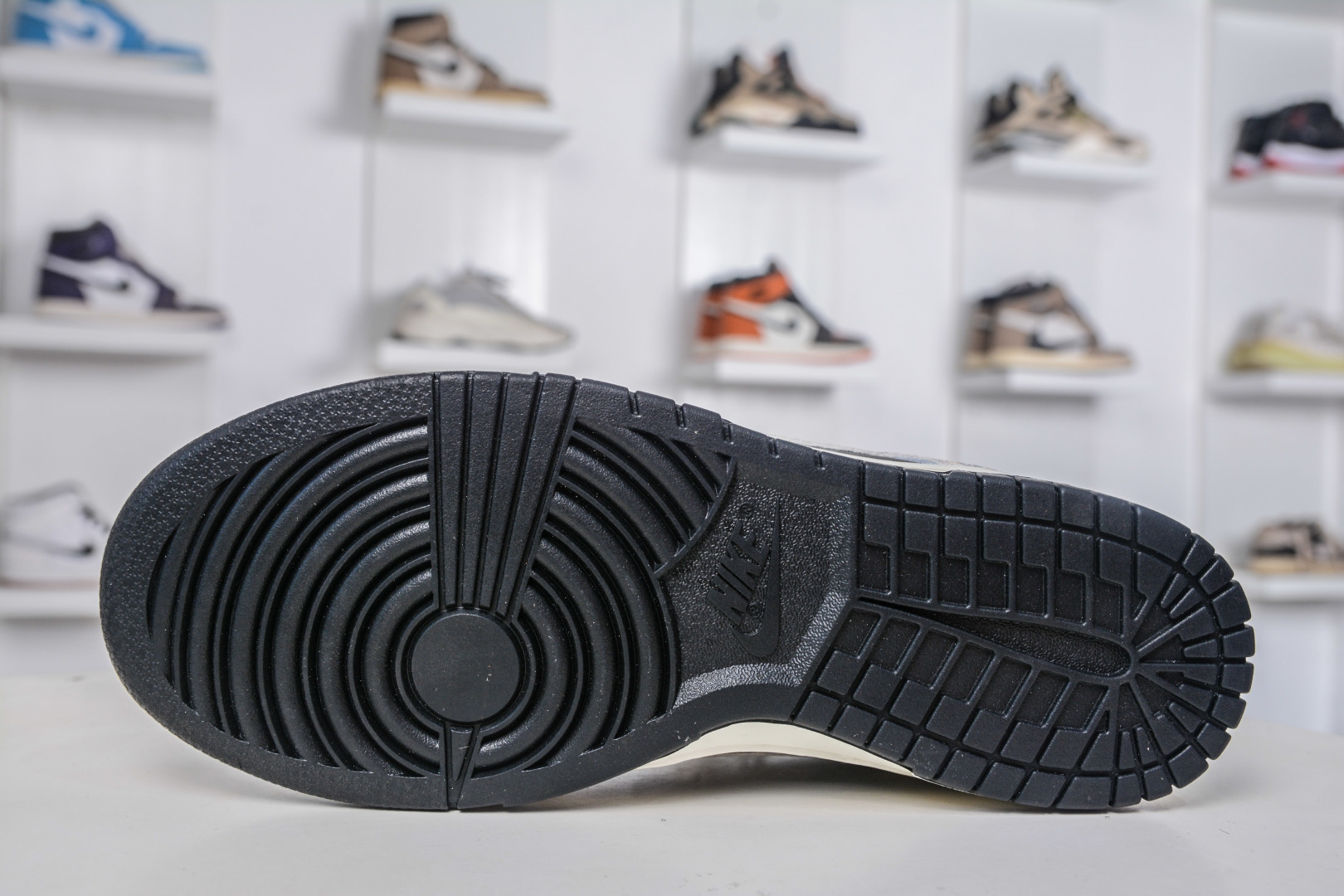 Nike SB Dunk Low x Louis Vuitton LV联名-格纹雾灰 SC0601-452