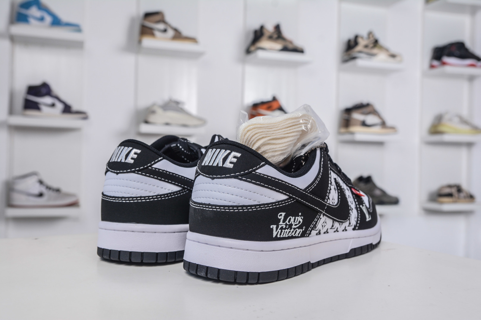 Nike SB Dunk Low x Louis Vuitton LV联名-黑白印花 CS1688-129