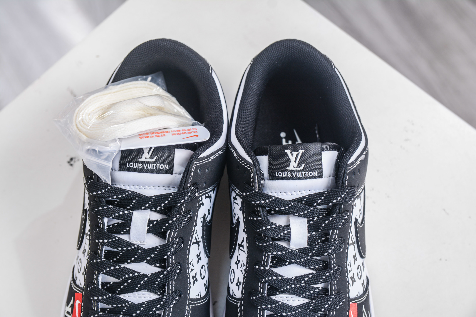 Nike SB Dunk Low x Louis Vuitton LV联名-黑白印花 CS1688-129