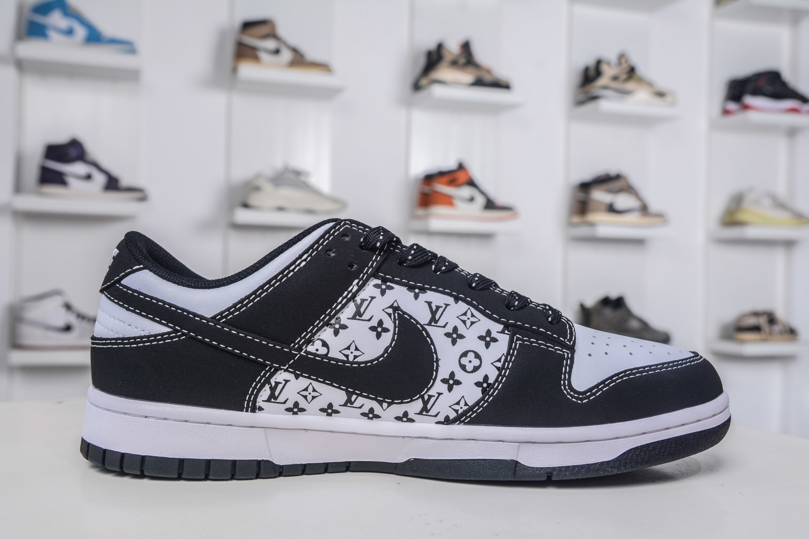 Nike SB Dunk Low x Louis Vuitton LV联名-黑白印花 CS1688-129