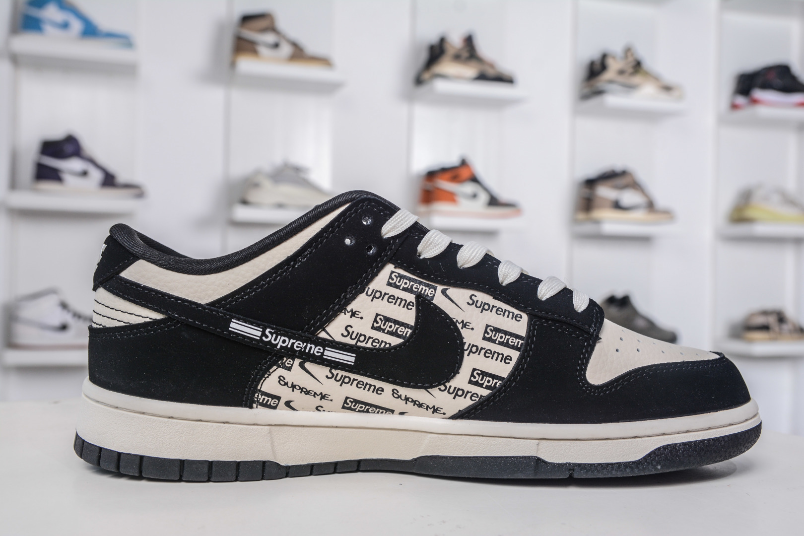 Nike SB Dunk Low X Stussy 斯图西联名-米黑印花 DS6608-013