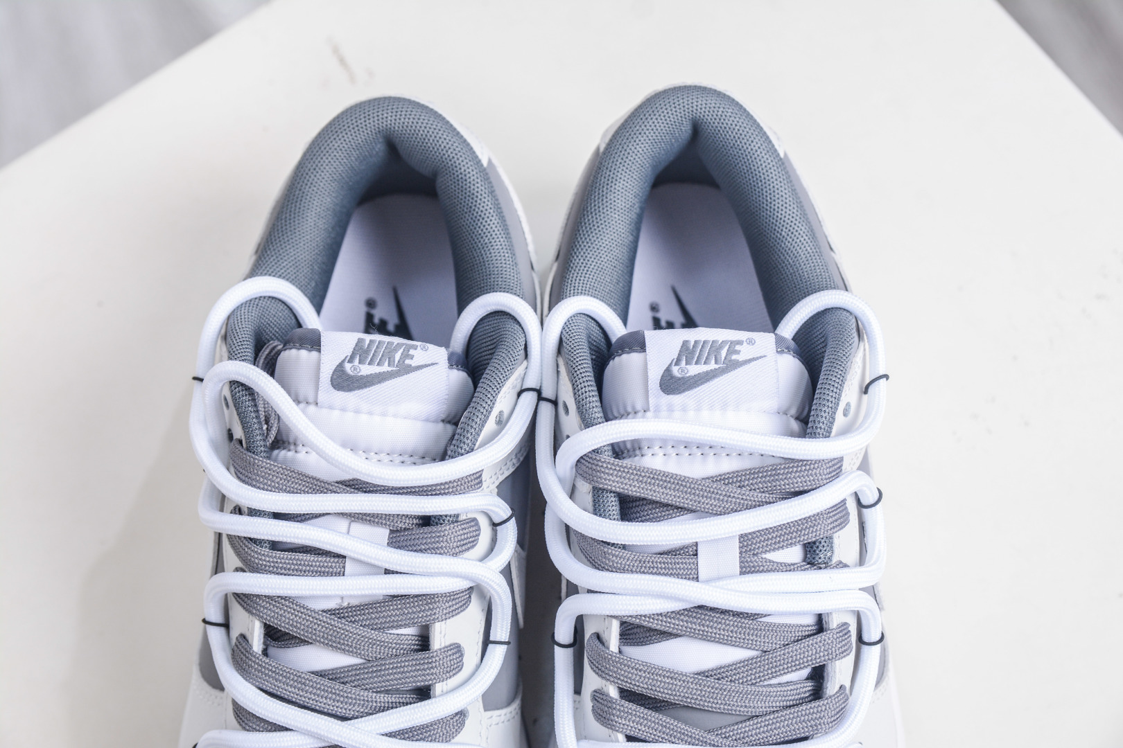 Nike Dunk Low 封狼居胥 白灰 当白与灰化作鞋身主调 WG0528-111 Nike Dunk Low 封狼居胥 白灰 当白与灰化作鞋身主调 WG0528-111