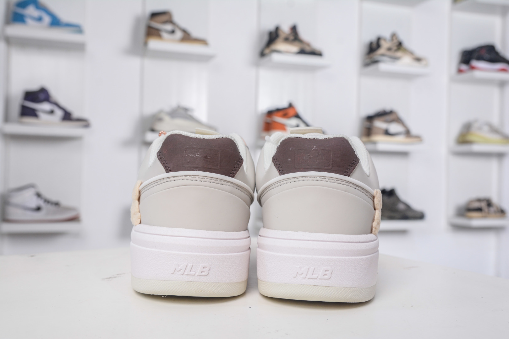 MLB Chunky Liner 气泡水母 奶油小熊 涂鸦定制配色学长鞋系列低帮老爹风轻量增高厚底百搭休闲运动慢跑鞋 3ASXCLB3N 50IVS