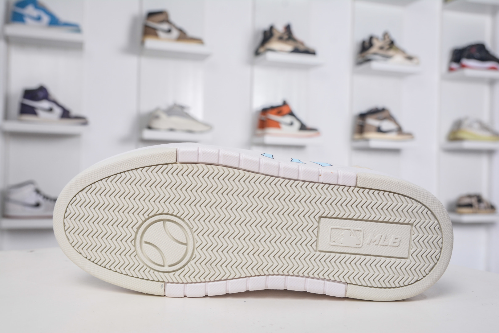 MLB Chunky Liner 气泡水母 奶油小熊 涂鸦定制配色学长鞋系列低帮老爹风轻量增高厚底百搭休闲运动慢跑鞋 3ASXCLB3N 50IVS