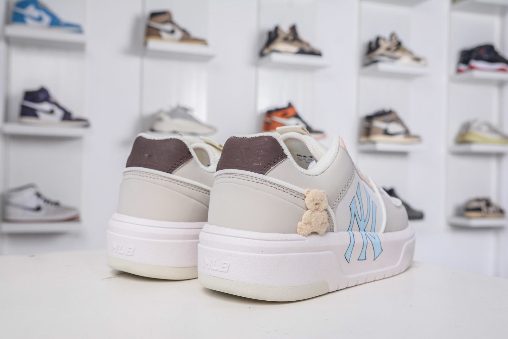 MLB Chunky Liner 气泡水母 奶油小熊 涂鸦定制配色学长鞋系列低帮老爹风轻量增高厚底百搭休闲运动慢跑鞋 3ASXCLB3N 50IVS