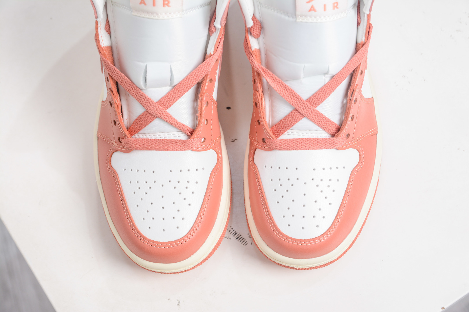 Air Jordan AJ1 Mid 中帮 白粉 BQ6472-180