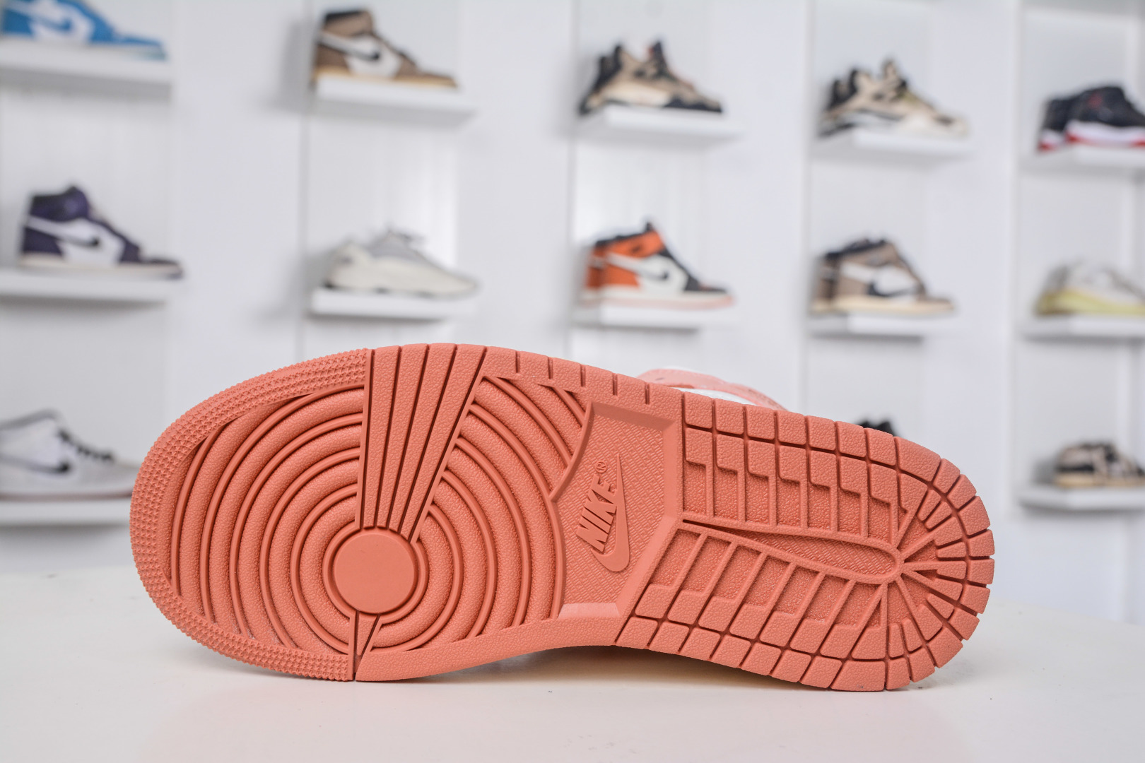 Air Jordan AJ1 Mid 中帮 白粉 BQ6472-180