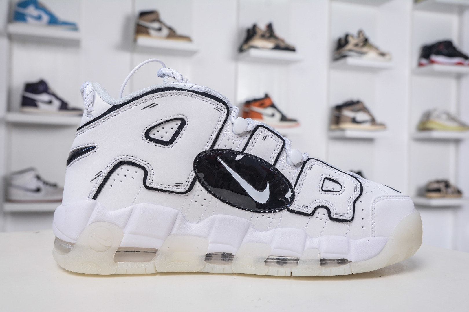 Nike Air More Uptempo Low 白黑涂鸦 DQ5014-100 Nike Air More Uptempo Low 白黑涂鸦 DQ5014-100
