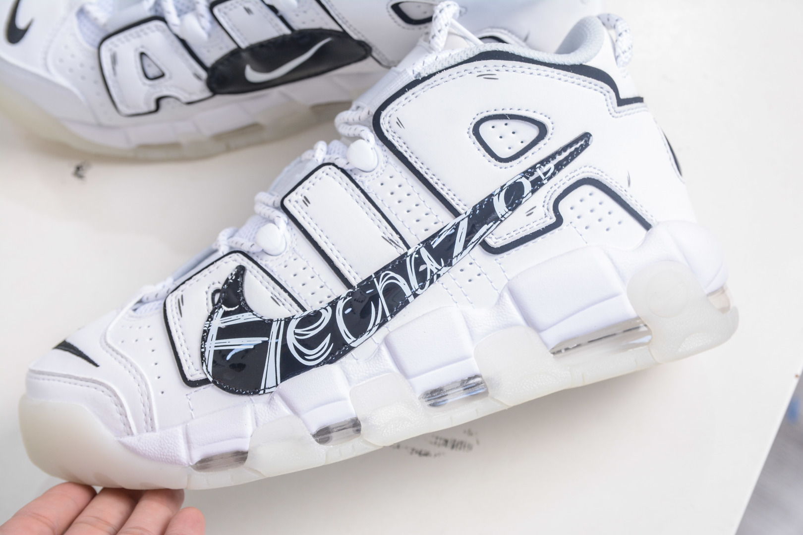 Nike Air More Uptempo Low 白黑涂鸦 DQ5014-100 Nike Air More Uptempo Low 白黑涂鸦 DQ5014-100