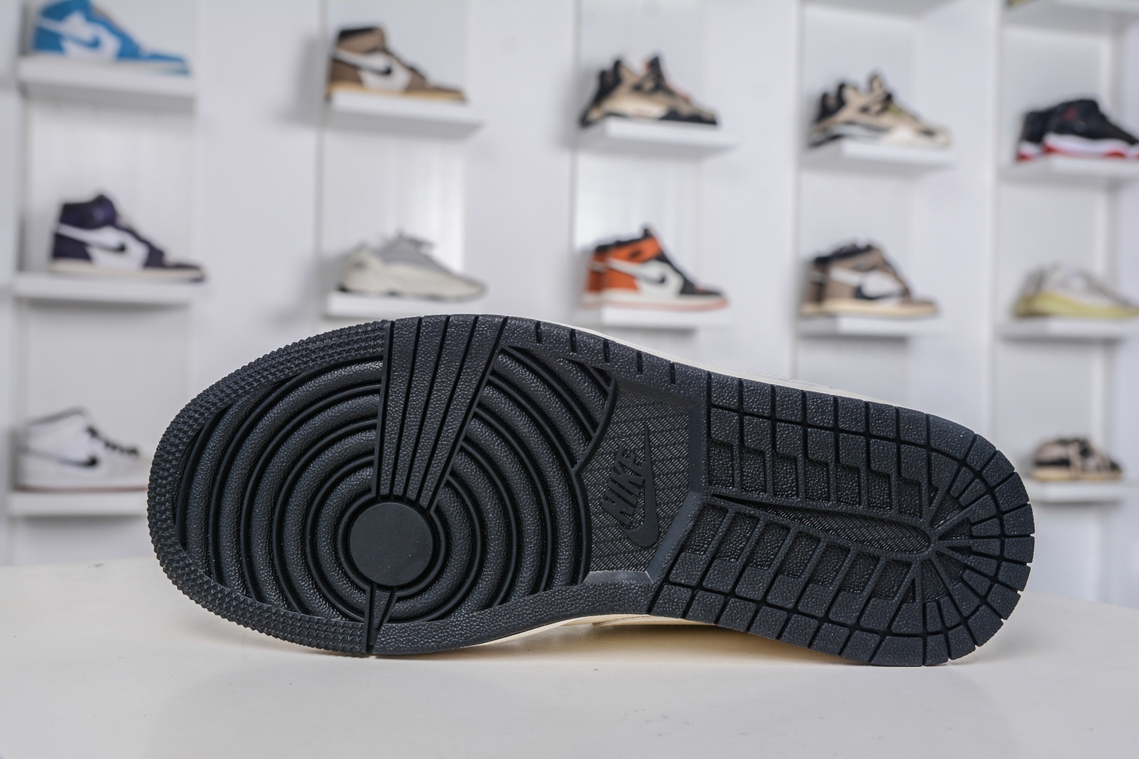 Air Jordan 1 Retro Low x NIKE 耐克联名-米白黑 XX3168-219