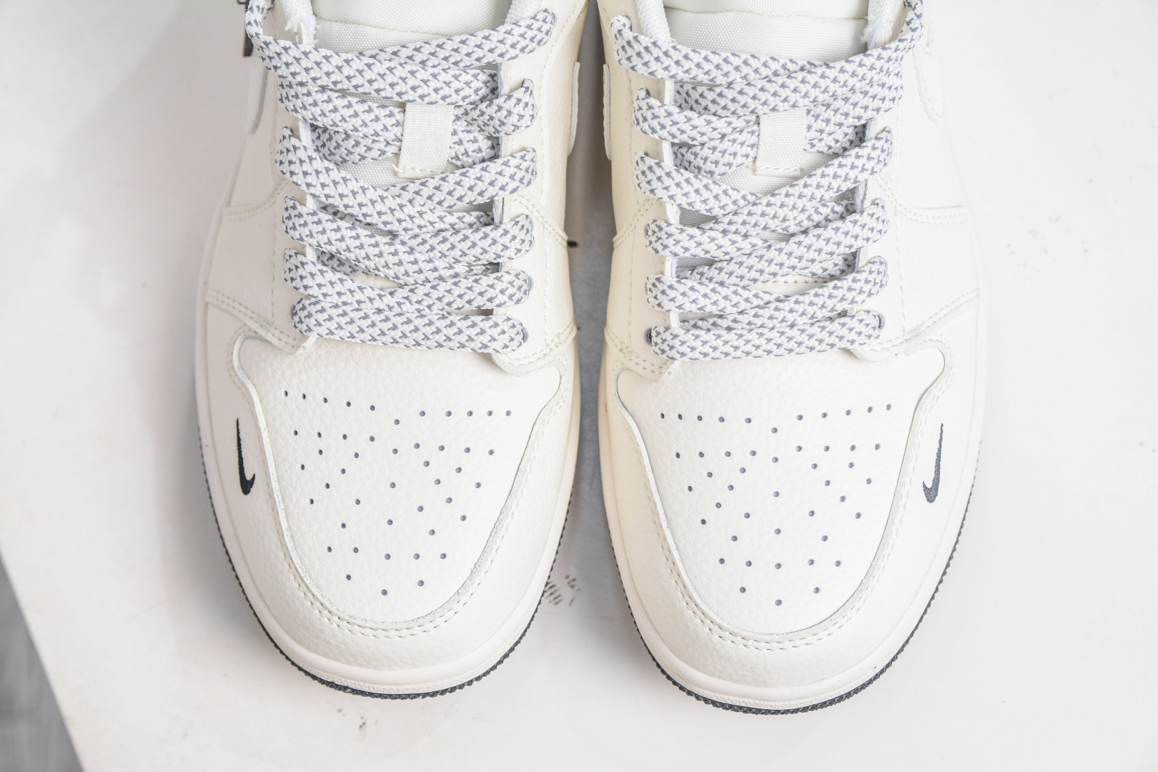 Air Jordan 1 Retro Low x NIKE 耐克联名-米白黑 XX3168-219