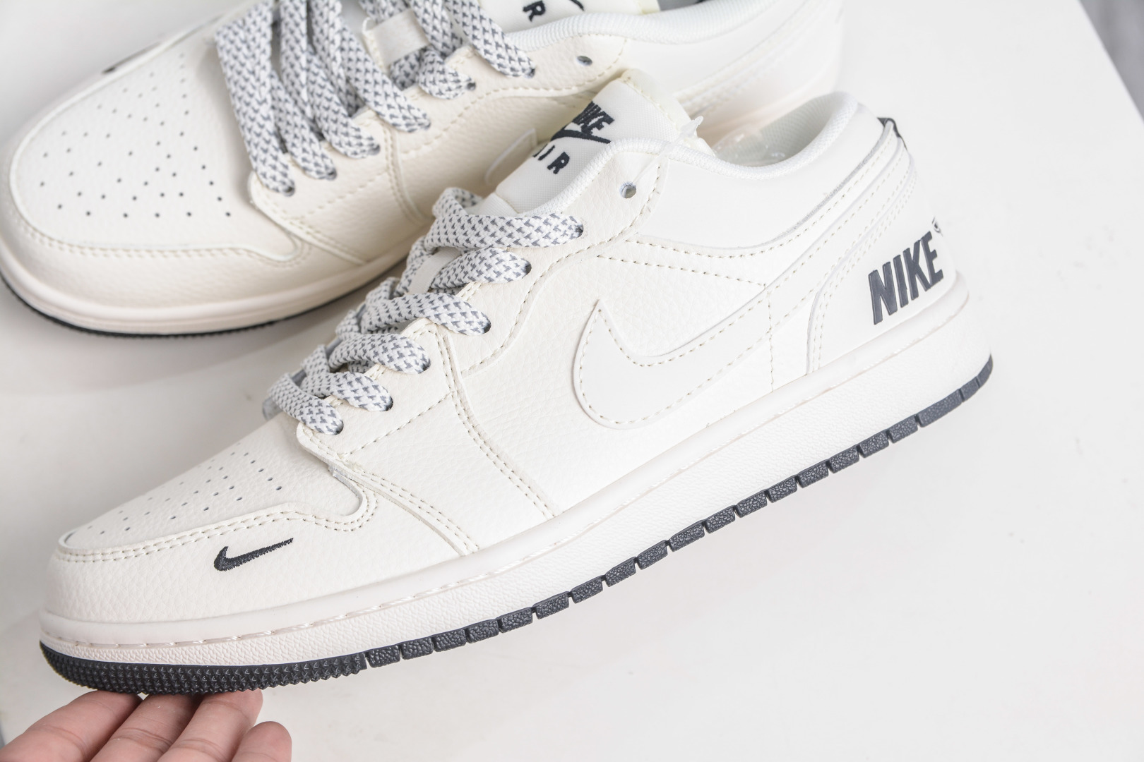 Air Jordan 1 Retro Low x NIKE 耐克联名-米白黑 XX3168-219