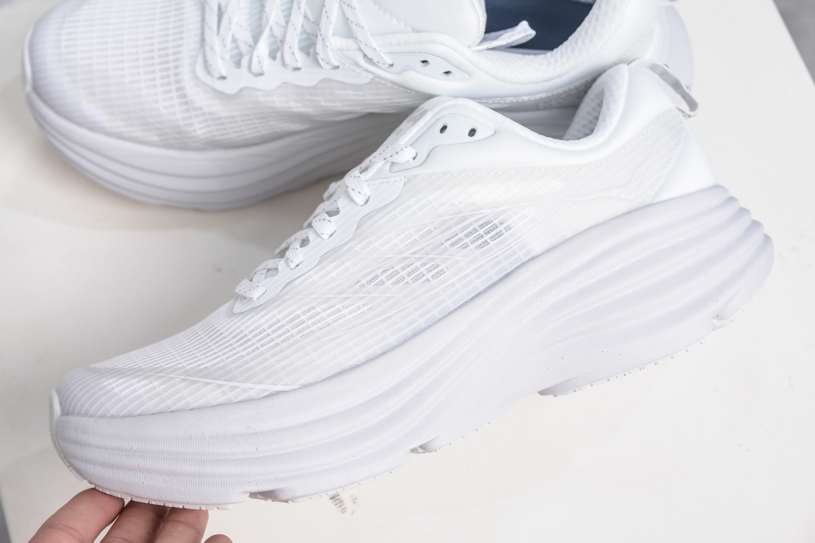 180 X版纯原HOKA ONE ONE Bondi 8 TS CAGED 轻量低帮户外越野跑鞋 户外山脉越野轻量运动跑鞋 1155391/WMC