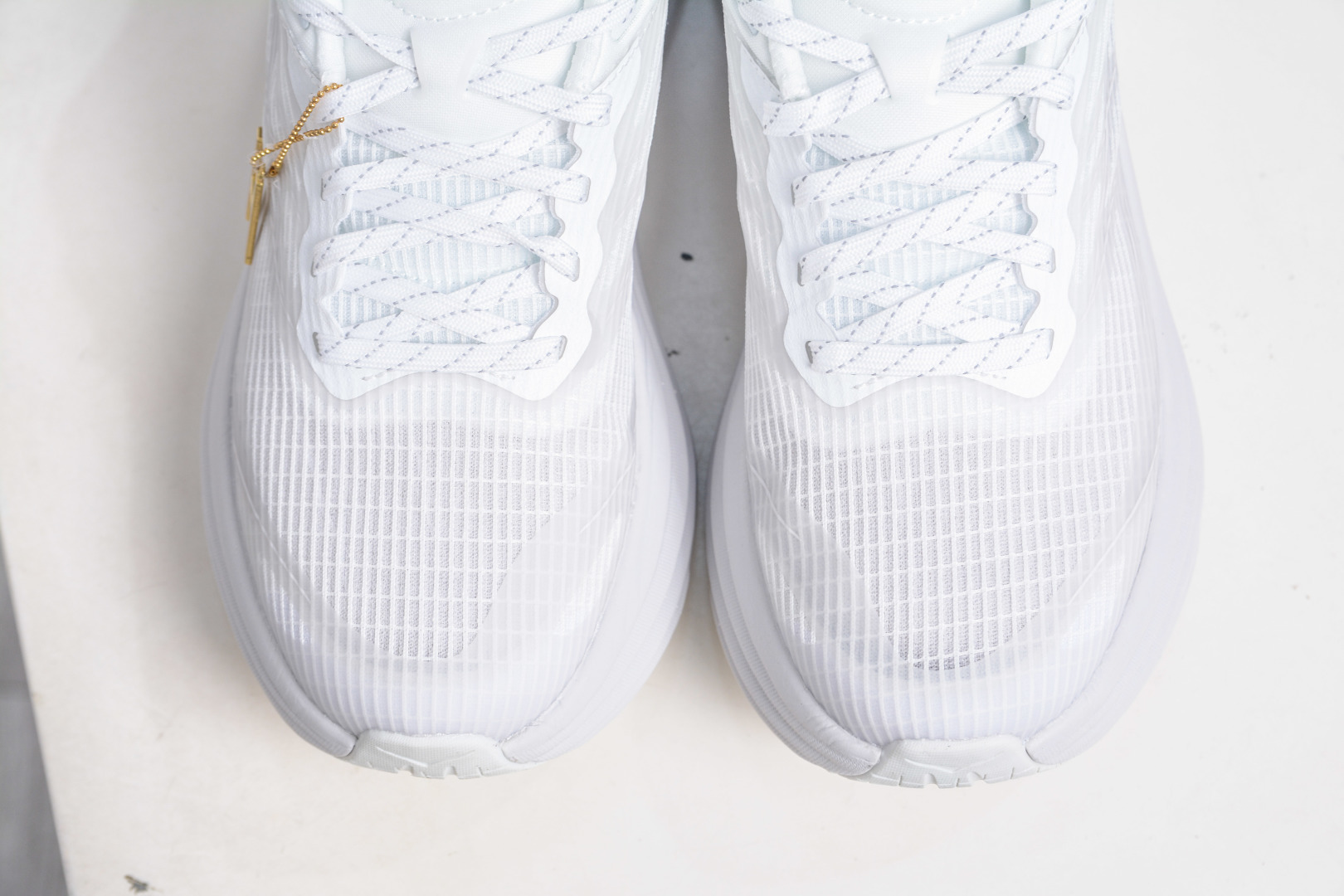 180 X版纯原HOKA ONE ONE Bondi 8 TS CAGED 轻量低帮户外越野跑鞋 户外山脉越野轻量运动跑鞋 1155391/WMC