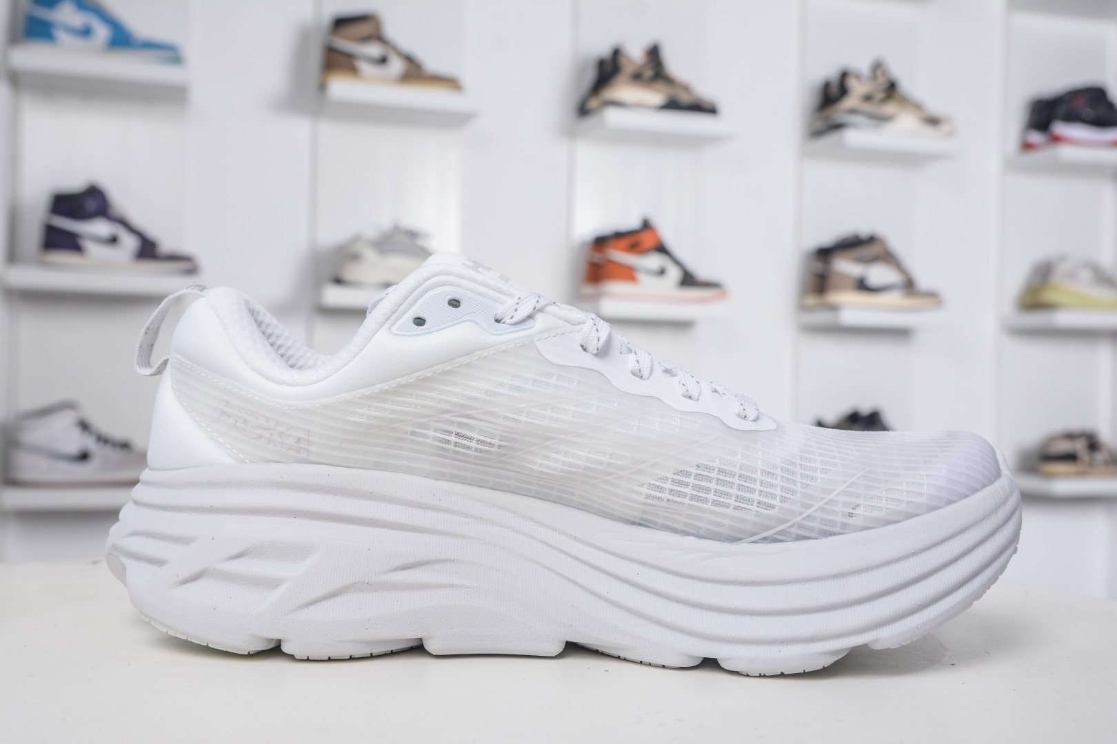 180 X版纯原HOKA ONE ONE Bondi 8 TS CAGED 轻量低帮户外越野跑鞋 户外山脉越野轻量运动跑鞋 1155391/WMC