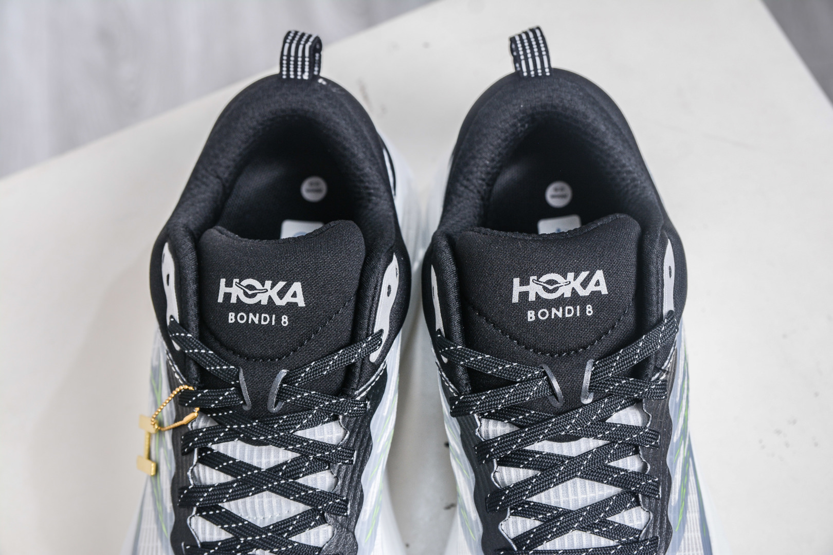 180 X版纯原HOKA ONE ONE Bondi 8 TS CAGED 轻量低帮户外越野跑鞋 户外山脉越野轻量运动跑鞋 1155391/WTTR