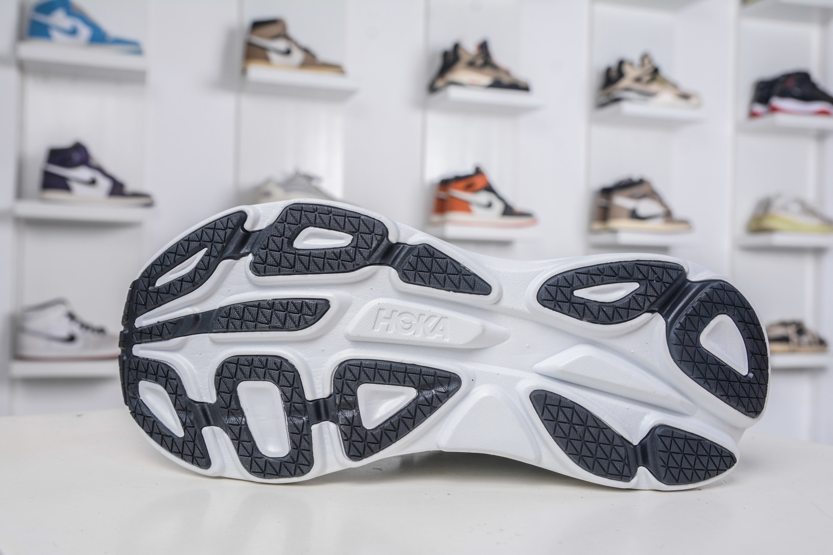 180 X版纯原HOKA ONE ONE Bondi 8 TS CAGED 轻量低帮户外越野跑鞋 户外山脉越野轻量运动跑鞋 1155391/WTTR