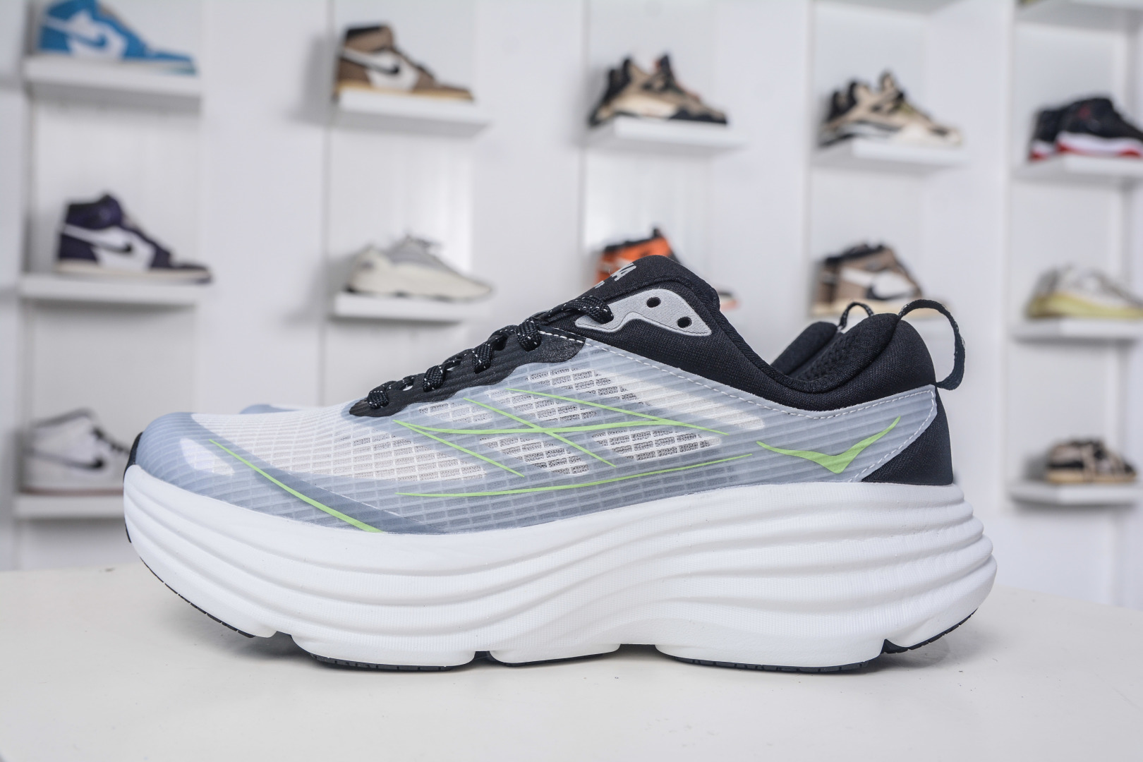 180 X版纯原HOKA ONE ONE Bondi 8 TS CAGED 轻量低帮户外越野跑鞋 户外山脉越野轻量运动跑鞋 1155391/WTTR