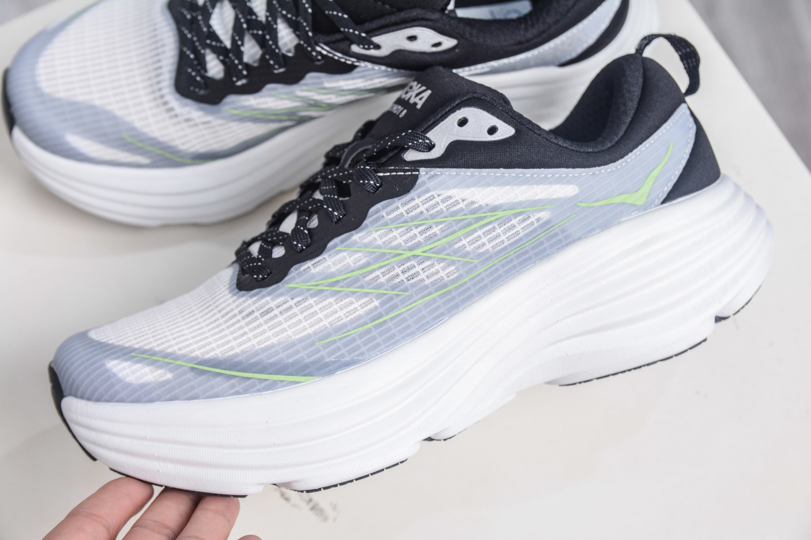 180 X版纯原HOKA ONE ONE Bondi 8 TS CAGED 轻量低帮户外越野跑鞋 户外山脉越野轻量运动跑鞋 1155391/WTTR