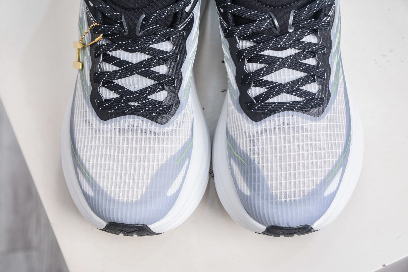 180 X版纯原HOKA ONE ONE Bondi 8 TS CAGED 轻量低帮户外越野跑鞋 户外山脉越野轻量运动跑鞋 1155391/WTTR