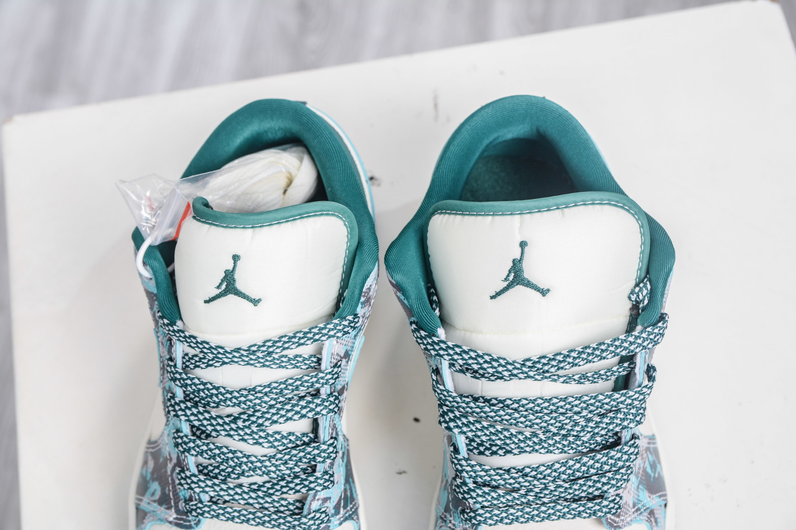 Air Jordan 1 Retro Low x Stussy 'Wild Green' Collab - Premium Comfort 9 cmp i1758641147841 2106 0 7