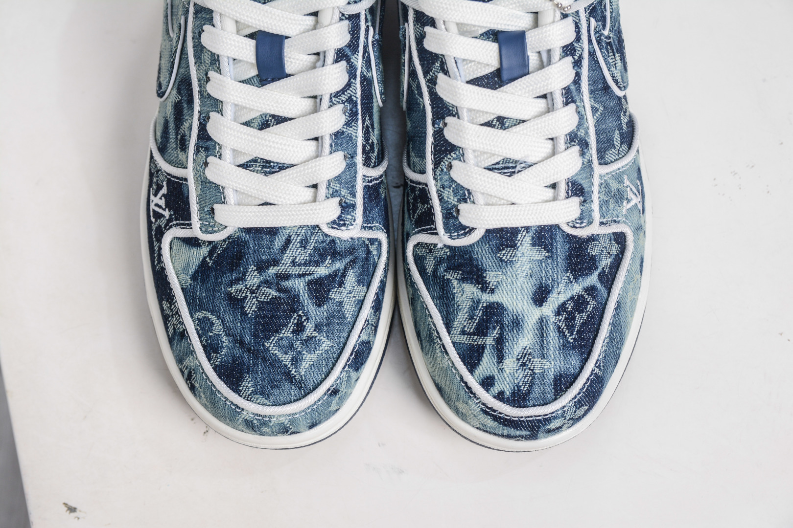 Nike SB Dunk Low x Louis Vuitton Blue Denim Sneakers Size US 4-11 10 cmp i1758641268506 3585 0 8