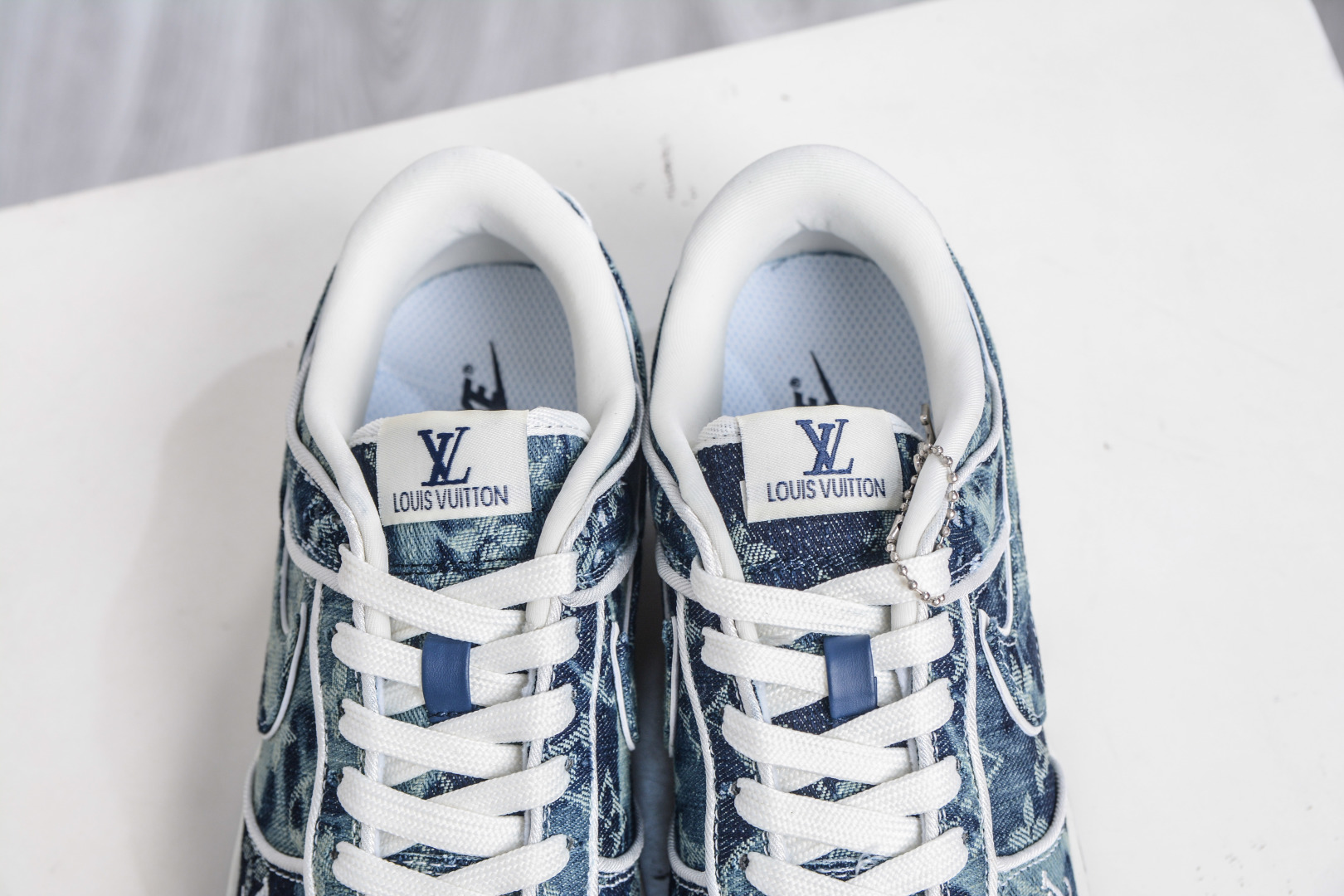 Nike SB Dunk Low x Louis Vuitton Blue Denim Sneakers Size US 4-11 9 cmp i1758641268506 4405 0 7
