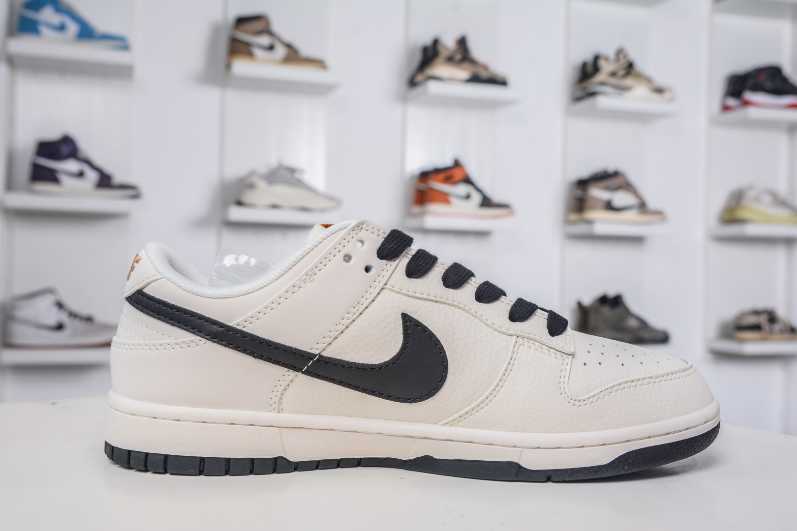 Nike SB Dunk Low X Stussy Collab Cream Black: Premium Comfort & Style 4 cmp i1758641326048 3403 0 2